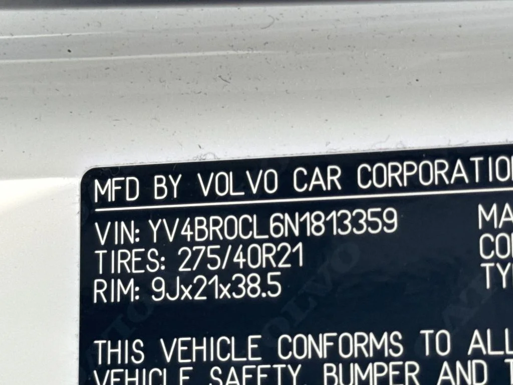 Used 2022 White Volvo T8 Inscription 7 Passenger image 36