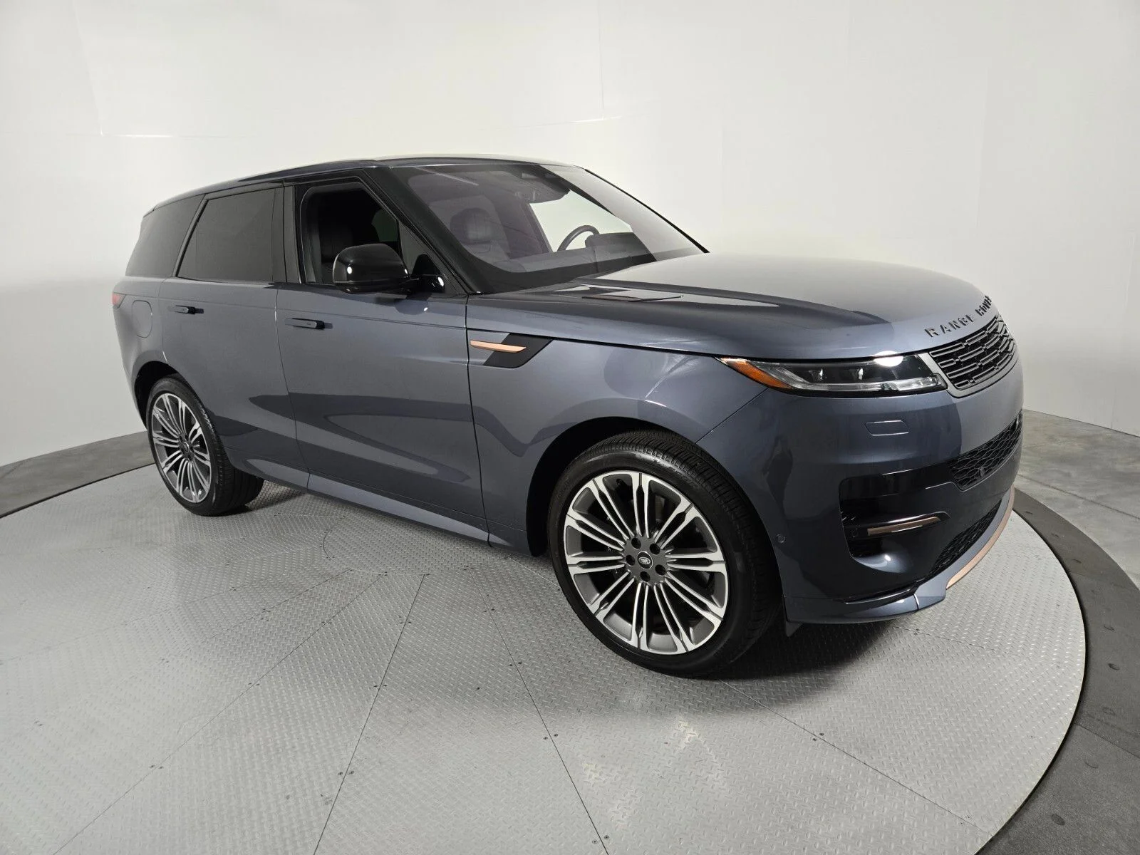 Used 2023 Varesine Blue Metallic Land Rover SE Dynamic image 3