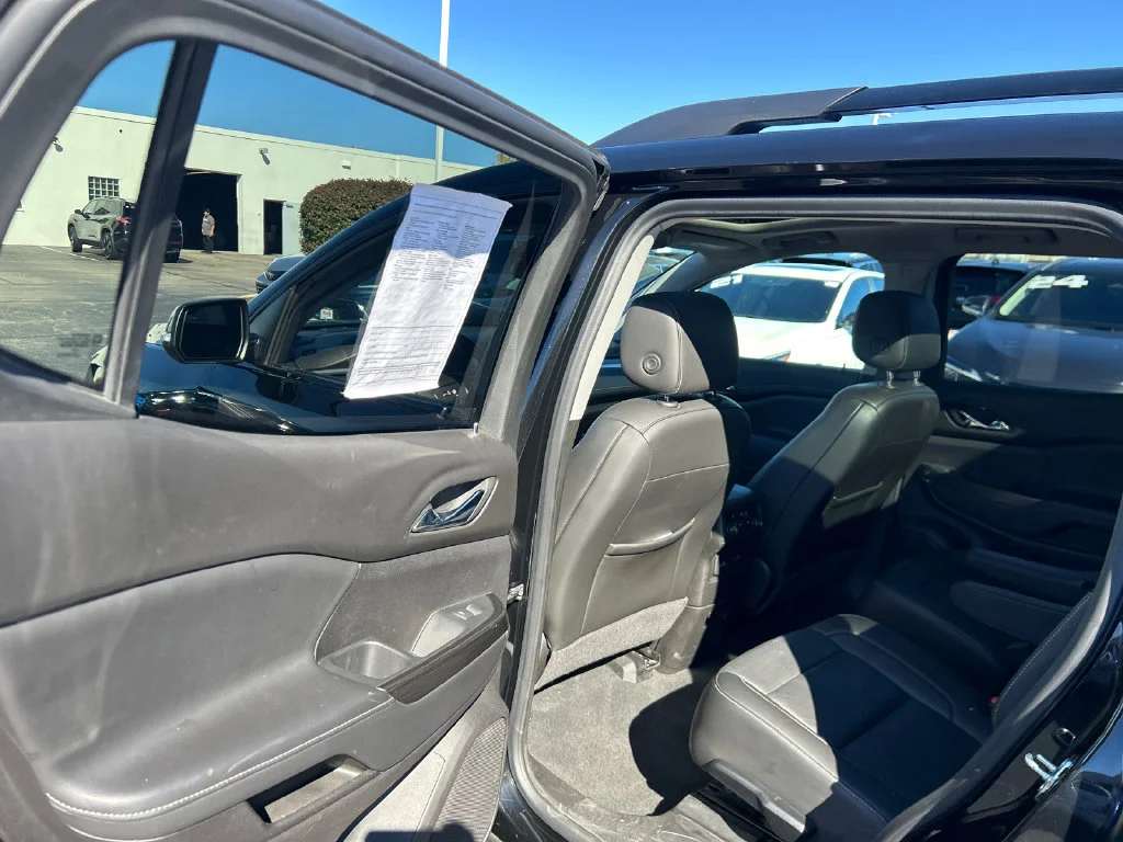 2023 GMC Acadia SLT - Photo 33