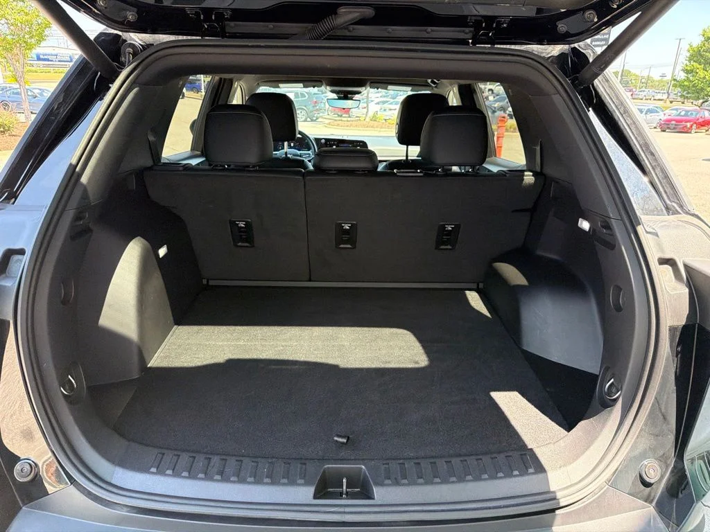 Used 2025 Black Chevrolet LT image 15