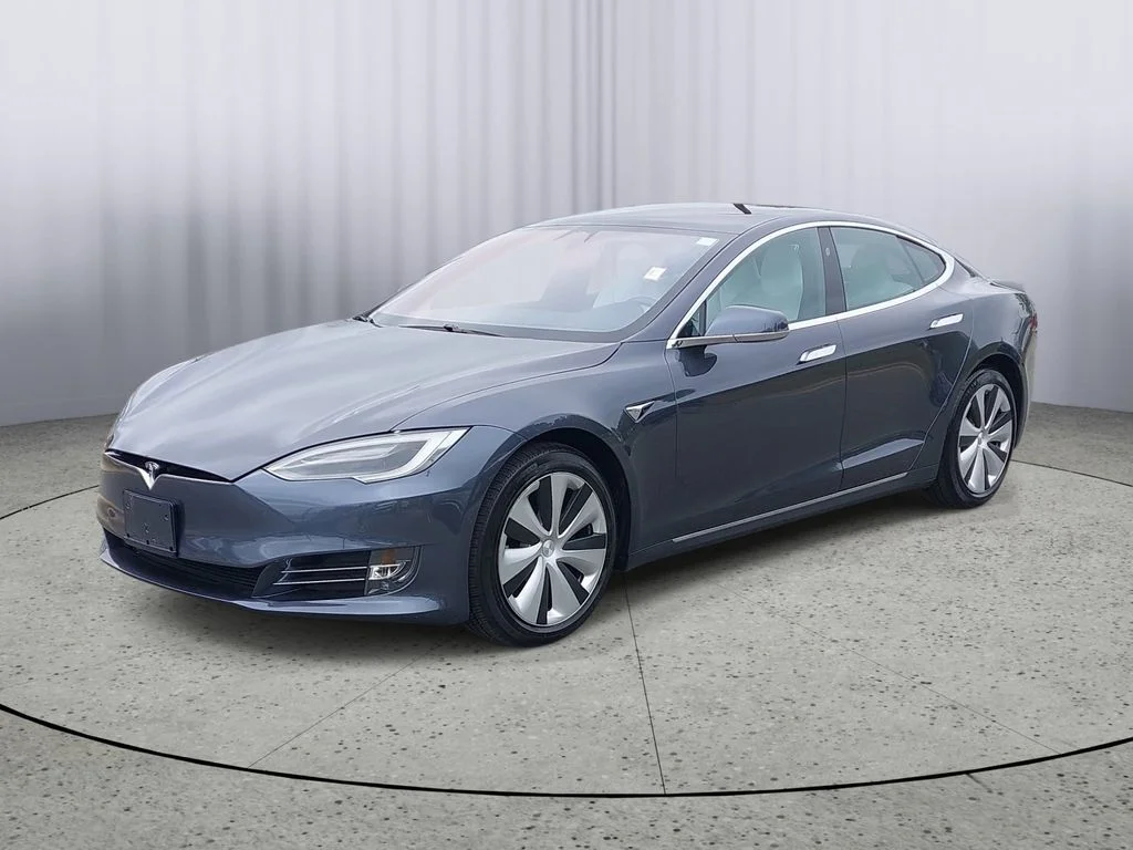 Used 2021  Tesla Long Range image 7