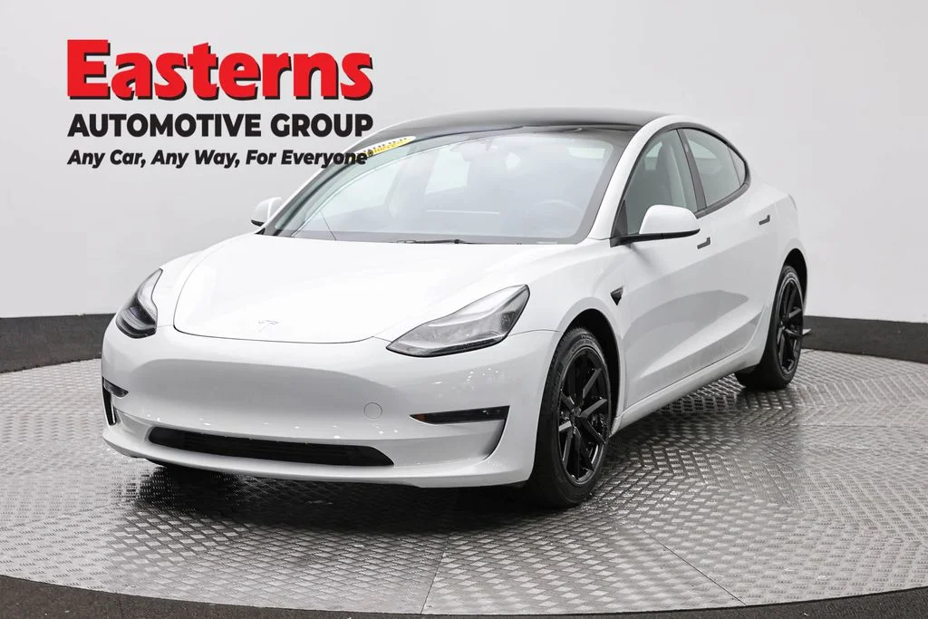 Used 2023 White Tesla Base image 1