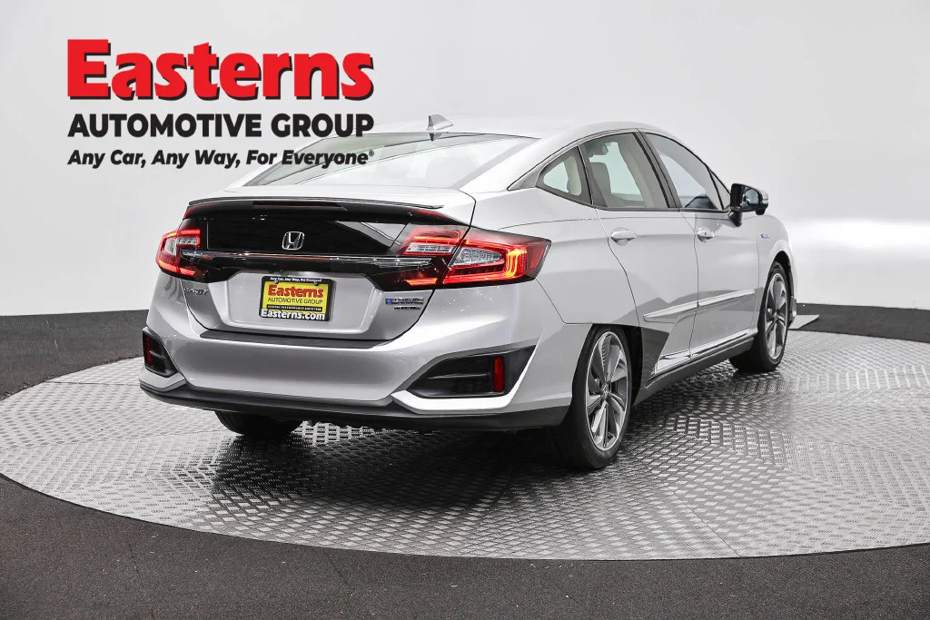 Used 2018 Silver Honda Touring image 5