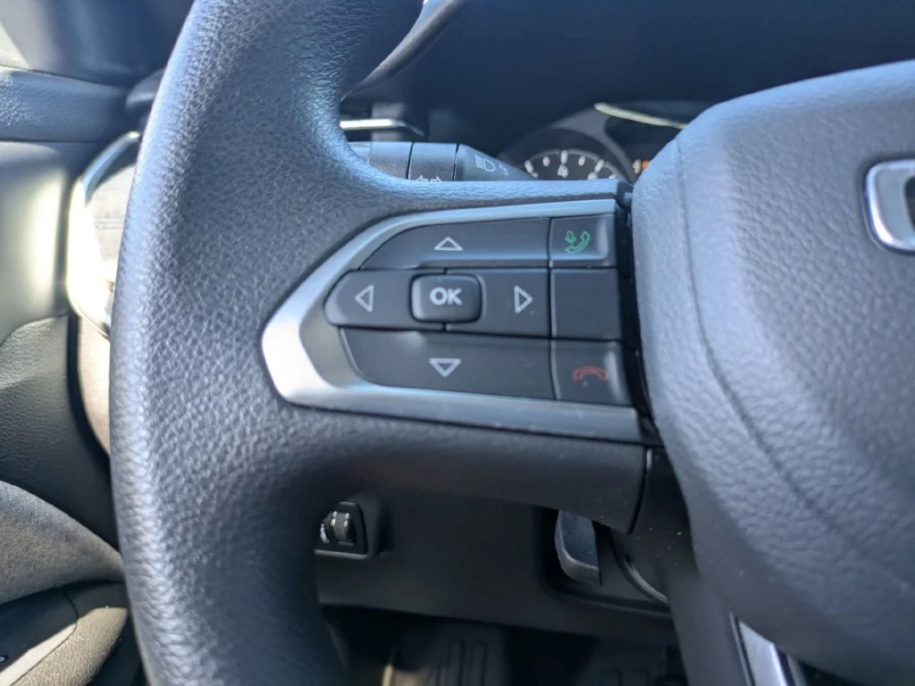Used 2025 Silver Jeep Sport image 24