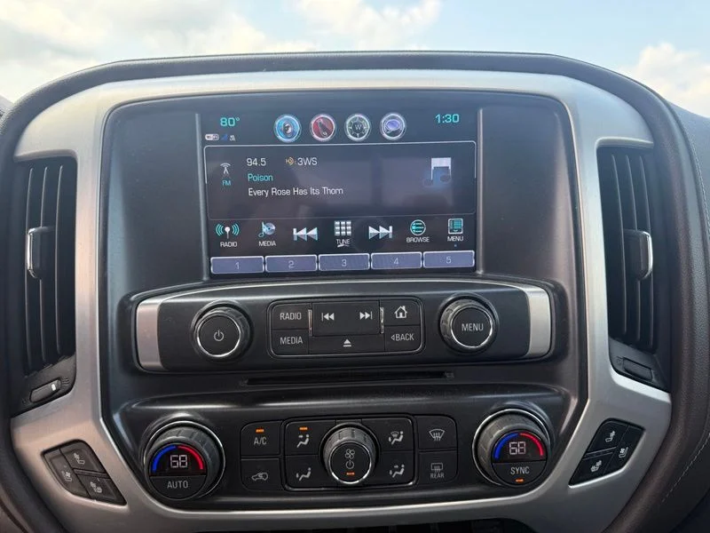 Used 2018 Red GMC SLT image 9