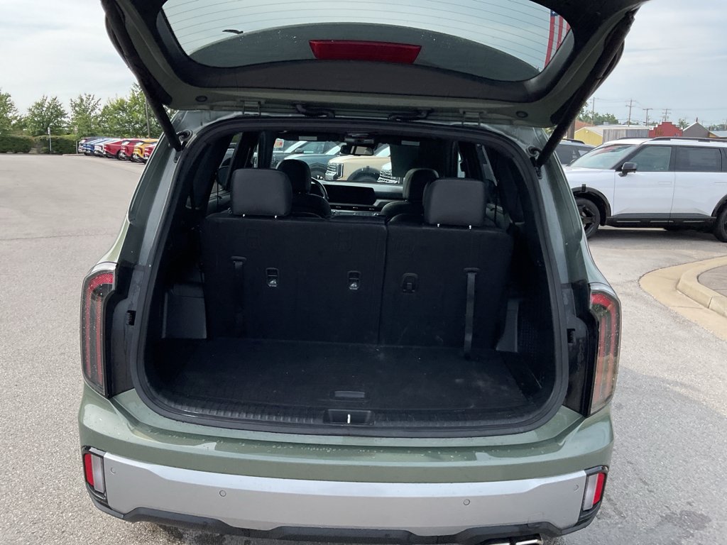 Used 2023 Jungle Green Kia EX X-Line image 16