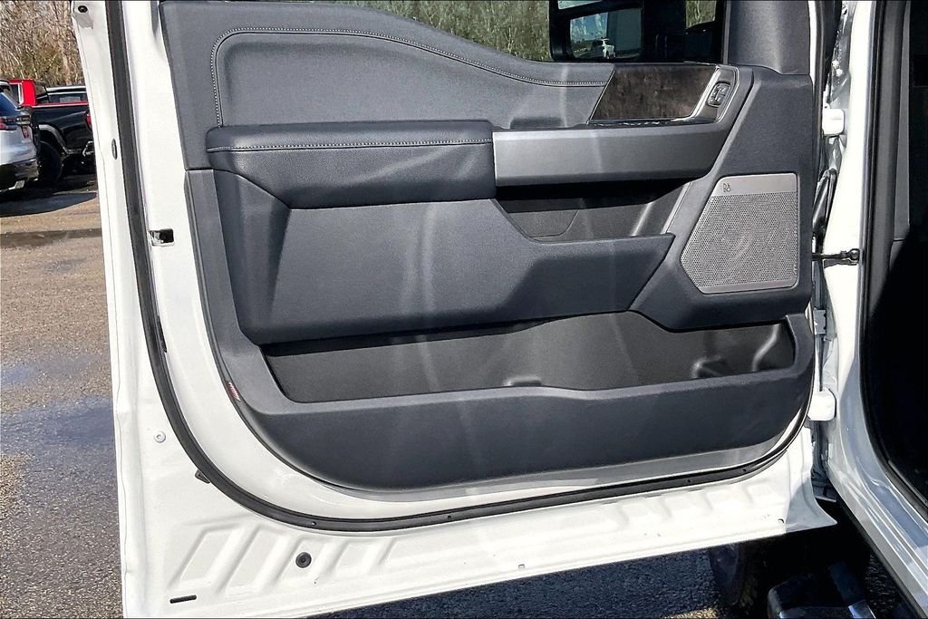 New 2026 Ford Super Duty F-250 Lariat 4D Crew Cab