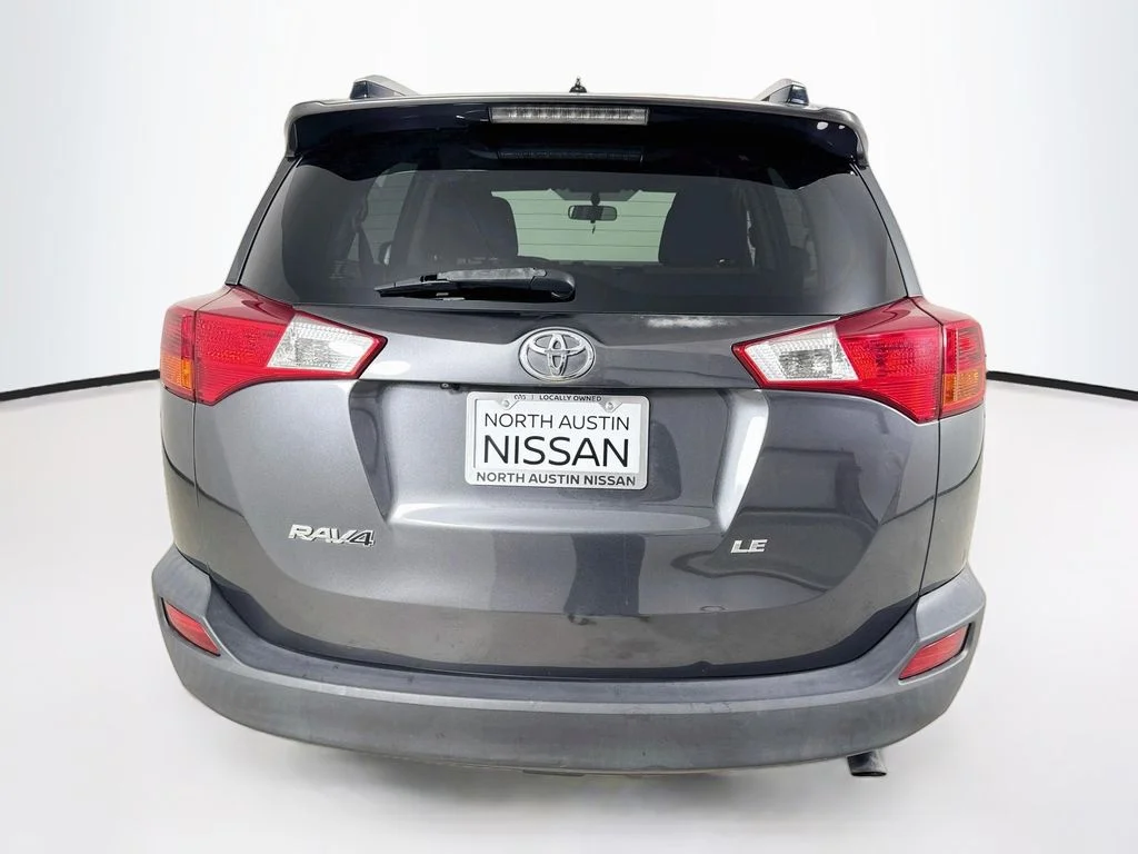 Used 2013 Gray Toyota LE image 6