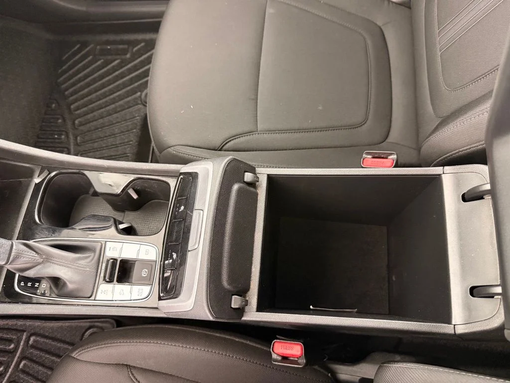 Used 2024 Silver Hyundai SEL image 28