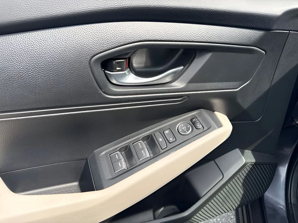Used 2025 Black Honda LX image 15