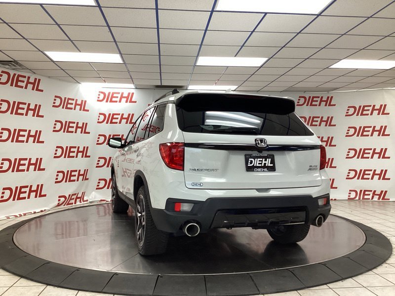 Used 2023 White Honda Elite image 5