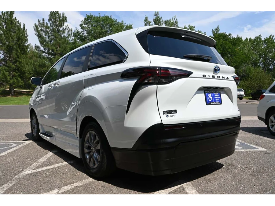 New 2025 WHITE Toyota XLE Mobility Handicap Van image 7