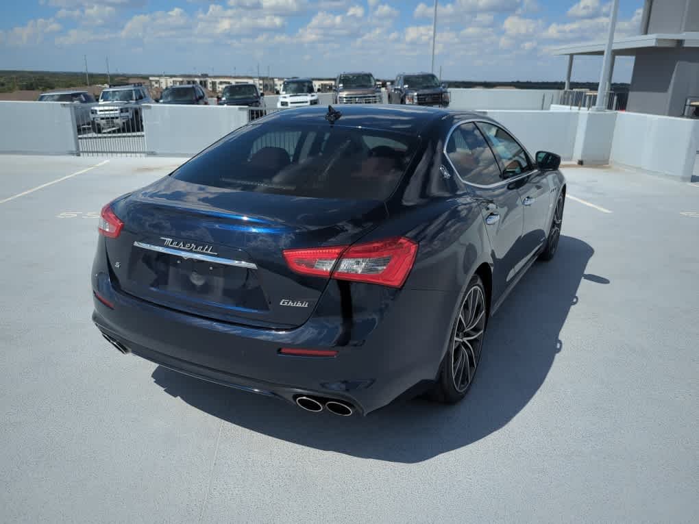 Used 2019 Grigio Maratea Metallescent Maserati S GranLusso image 6