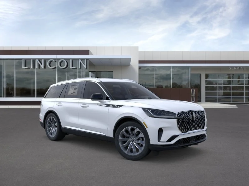 Used 2025 Pristine White Metallic Tri-Coat Lincoln Premiere image 7