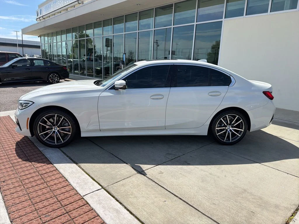 Used 2020 Alpine White BMW 330i image 3