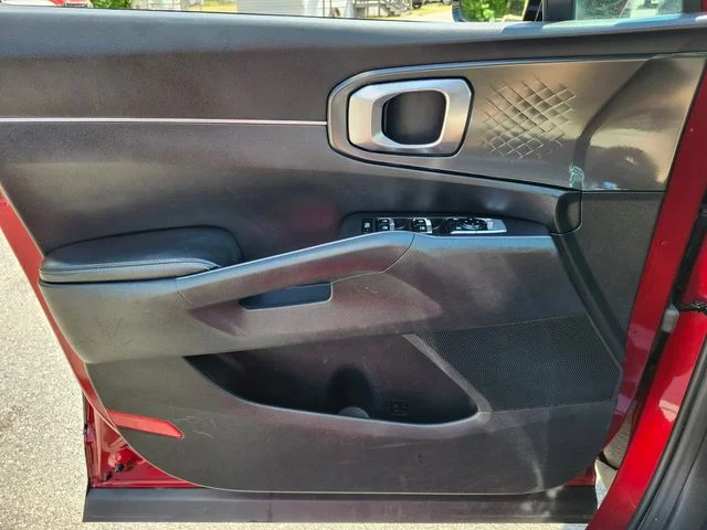Used 2021 Red Kia S image 33