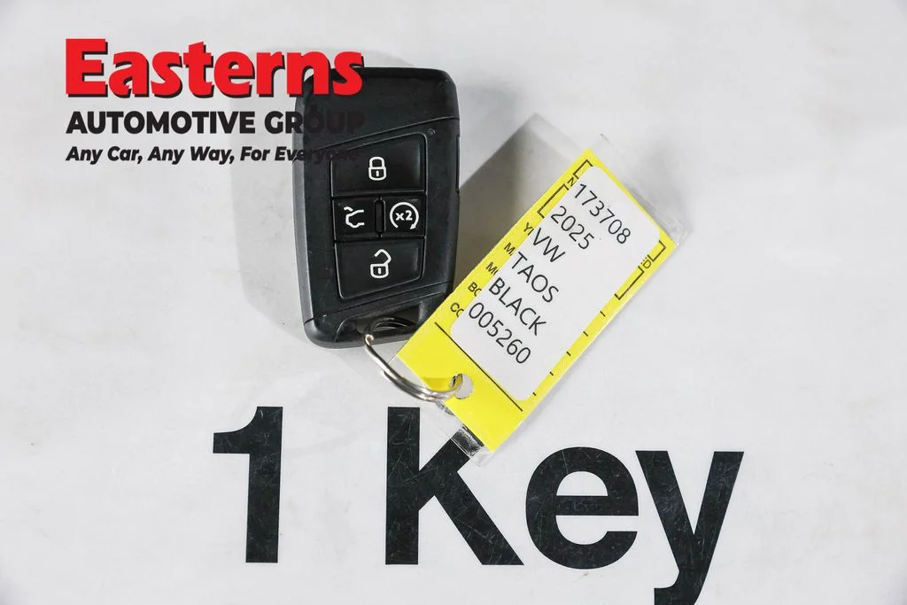 Used 2025 Black Volkswagen 1.5T SE image 24