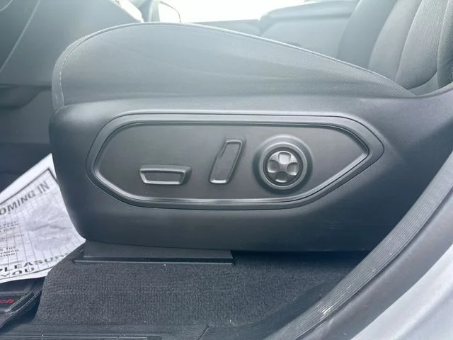 Used 2023 Silver Jeep Laredo image 14