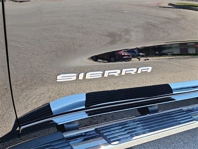 2026 GMC Sierra 1500 SLT - Photo 13