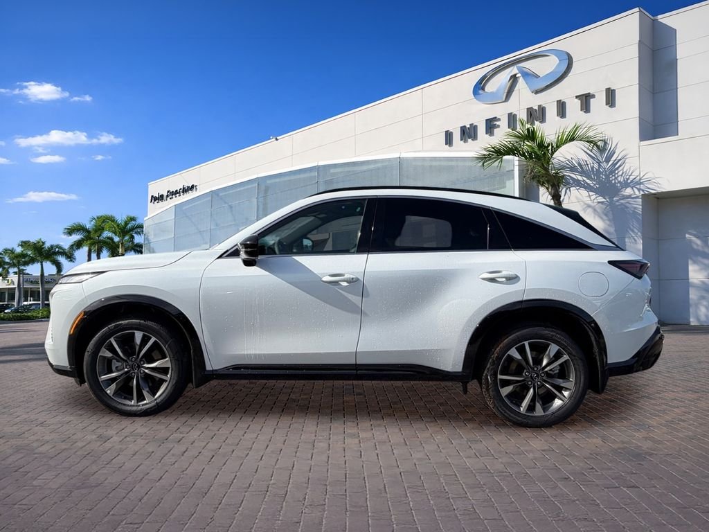 New 2027 RADIANT WHITE INFINITI Luxe AWD image 4