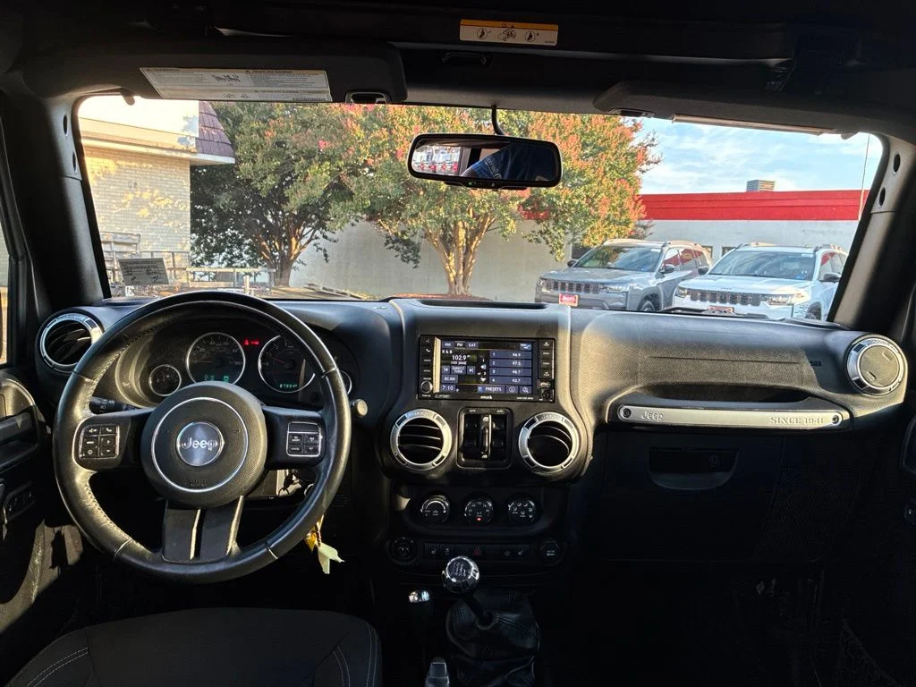 Used 2016 Gray Jeep Unlimited Sahara image 13