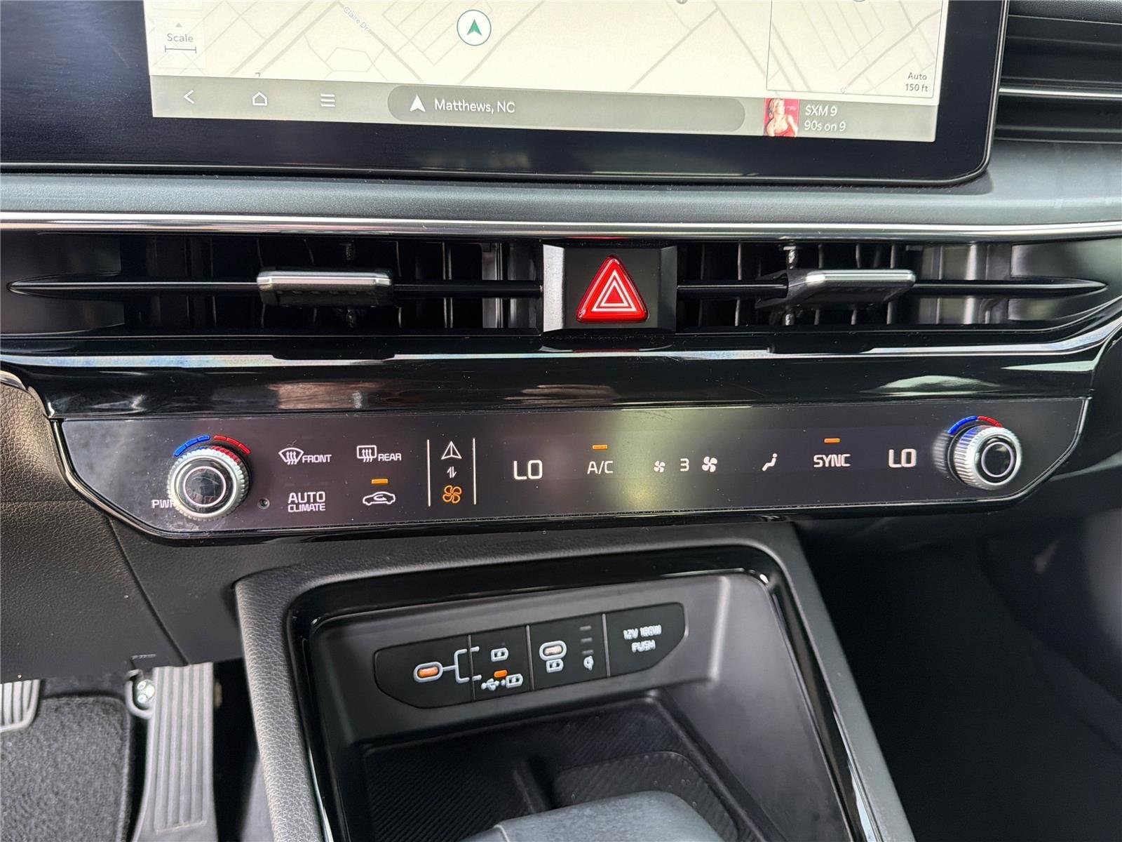 Used 2025 Snow White Pearl Kia GT-Line image 9