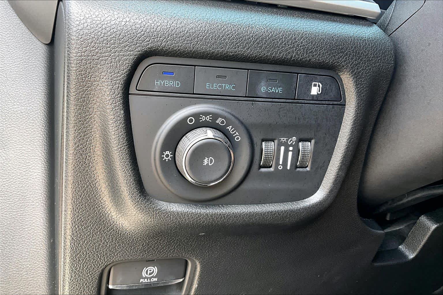 Used 2022 Bright White Clearcoat Jeep  image 34