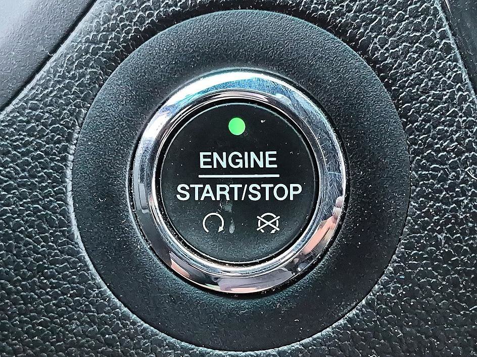 Used 2017  Ford XLT image 26