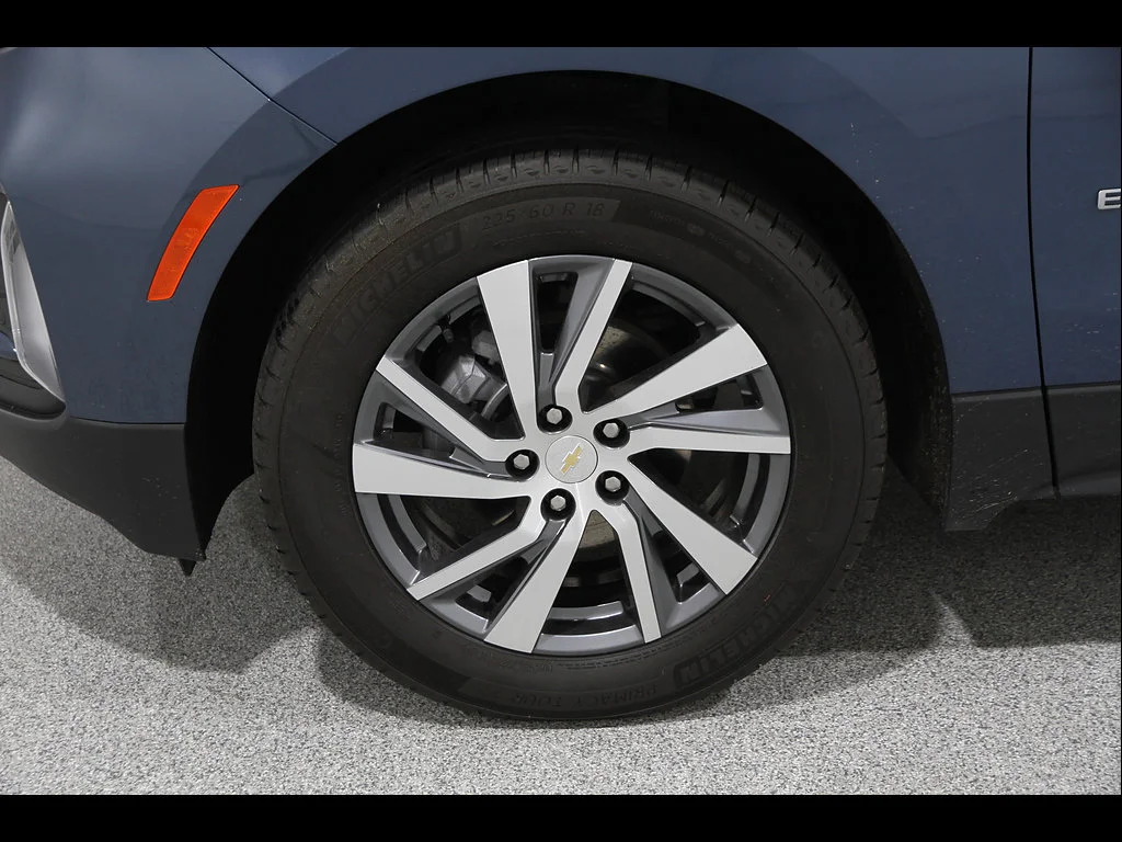 2024 Chevrolet Equinox LT - Photo 23