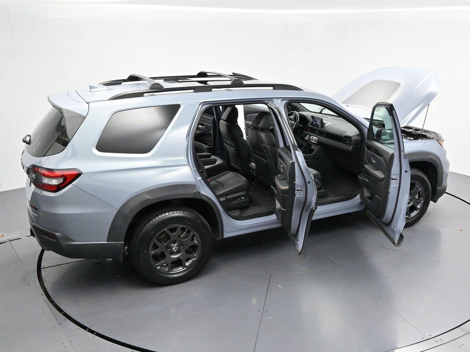 Used 2023 Sonic Gray Pearl Honda TrailSport image 42
