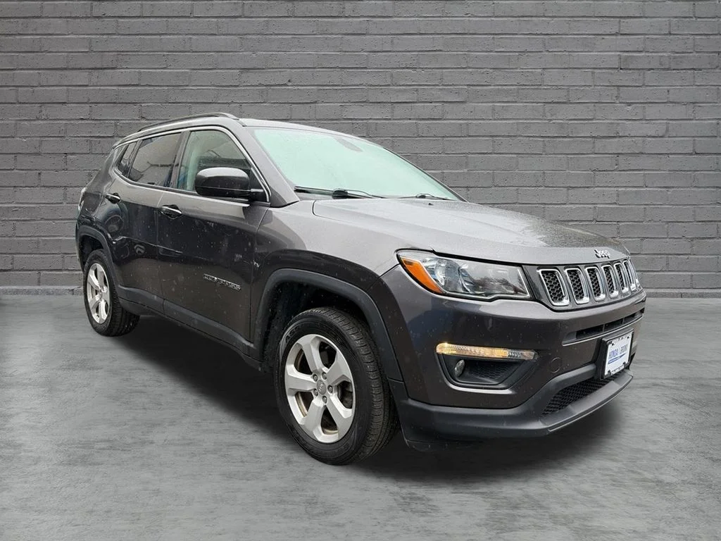 Used 2018 Crystal Metallic Jeep Latitude image 1