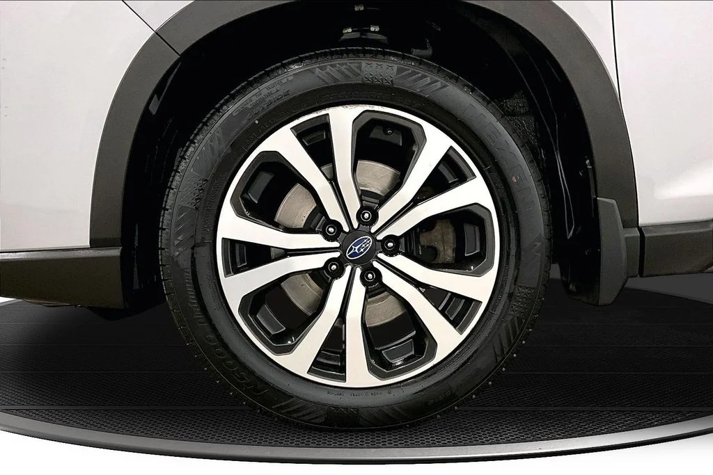 Used 2021 Silver Subaru Limited image 33