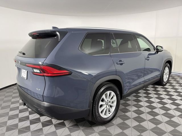 Used 2024 White Toyota XLE image 4