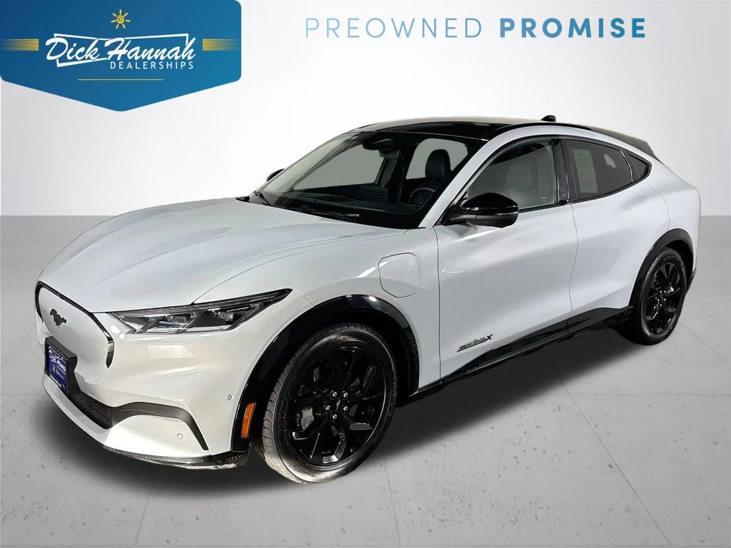 2023 Ford Mustang-Mach-e Premium's photo
