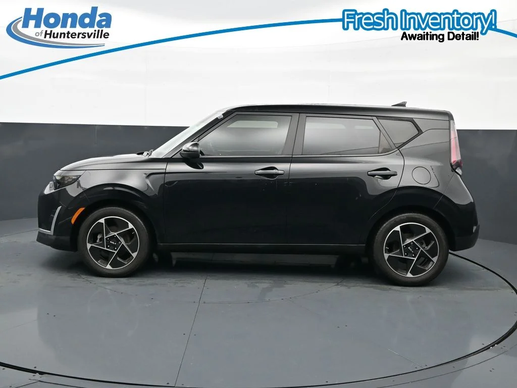 Used 2024 Black Kia EX image 6