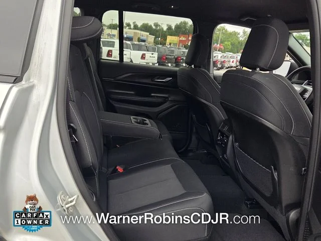 Used 2024 Silver Jeep Laredo image 17