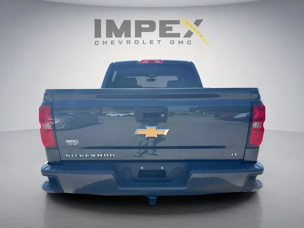 Used 2017 GRAPHITE METALLIC Chevrolet LT image 4