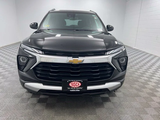 Used 2025 Black Chevrolet LT image 3