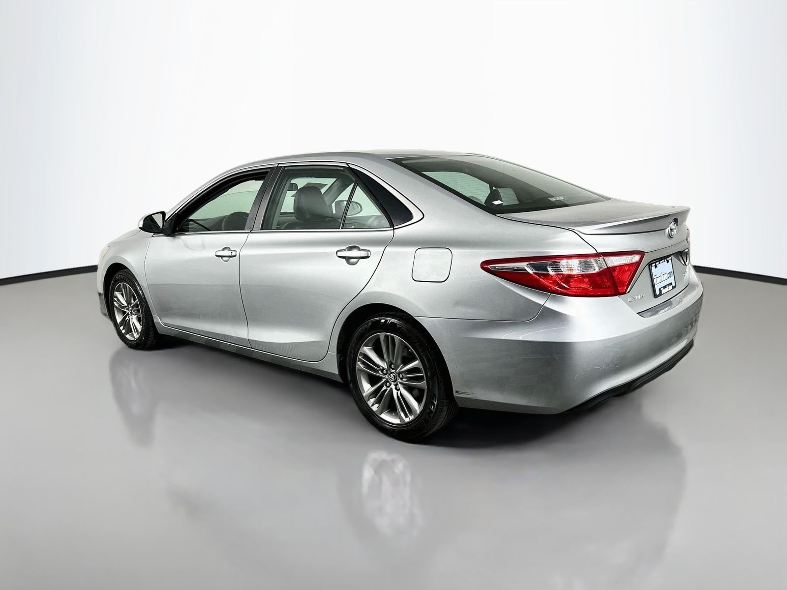 Used 2016 Celestial Silver Metallic Toyota SE image 5