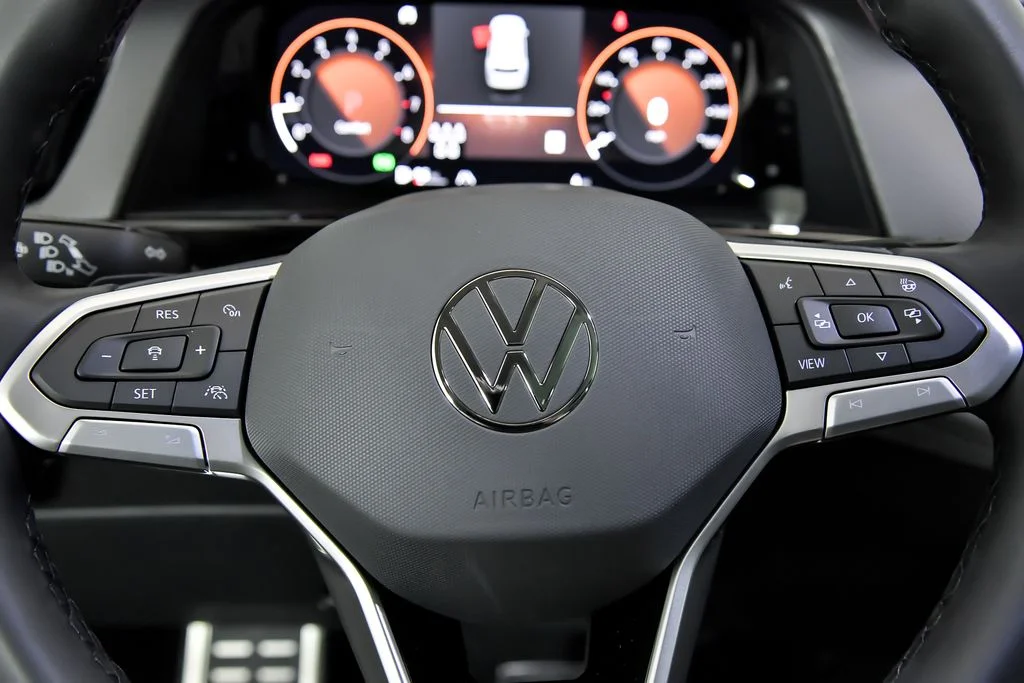 New 2026 White/off-white Volkswagen 2.0T Peak Edition image 11