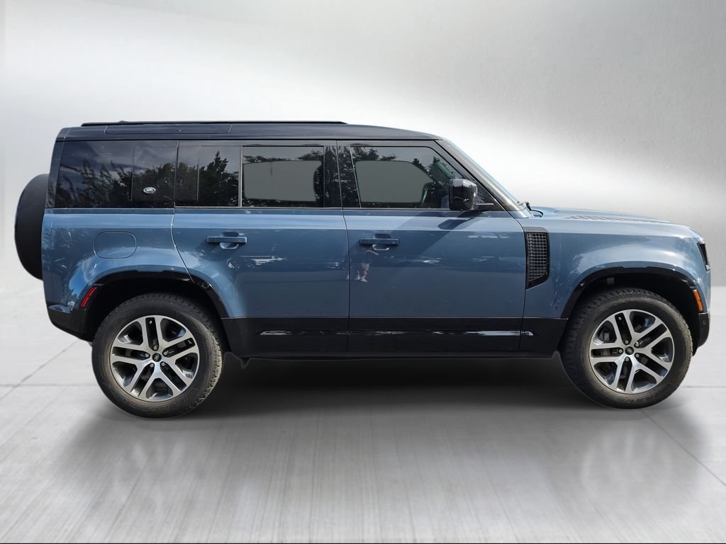 Used 2024 Tasman Blue Metallic Land Rover X-Dynamic SE image 2