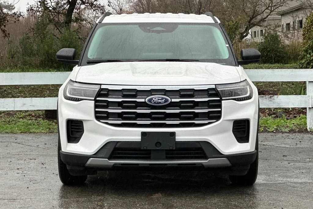 New 2026 White Metallic Ford Active image 9