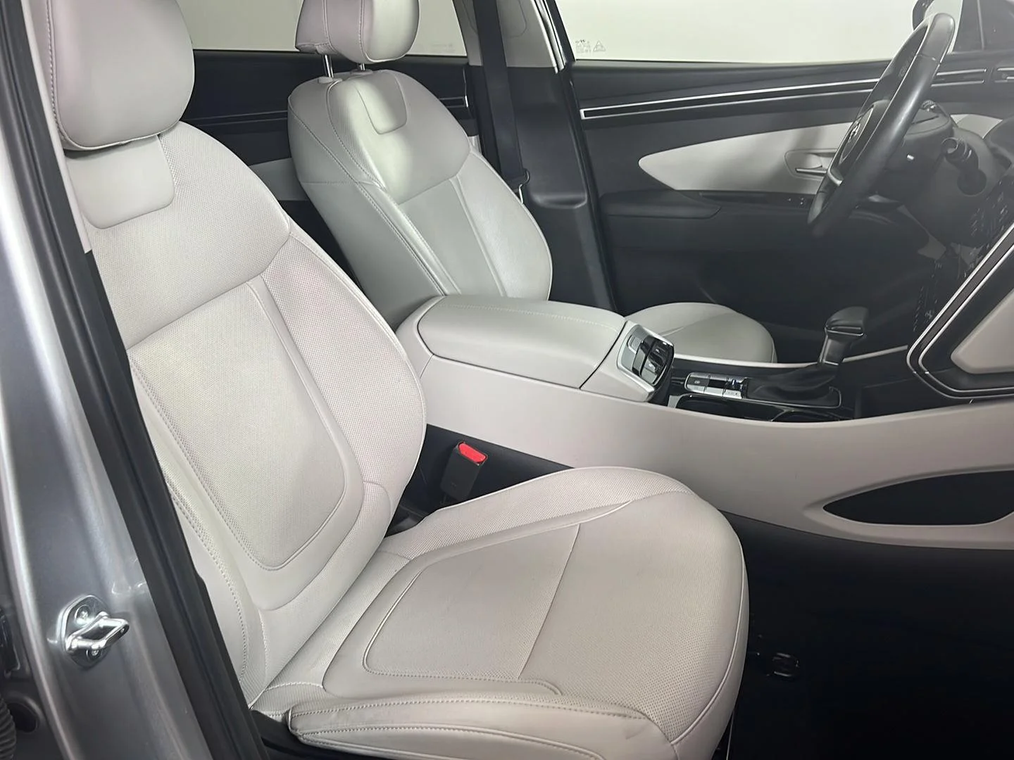 Used 2023 Shimmering Silver Hyundai SEL image 29
