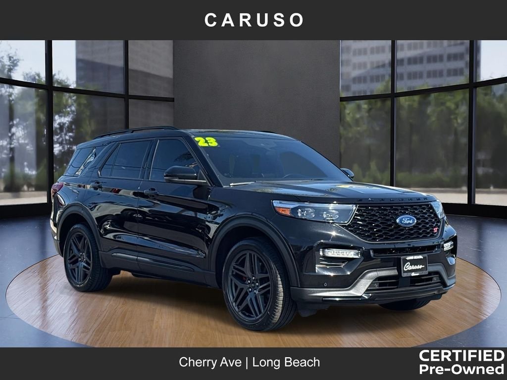 2023 Ford Explorer ST 4WD's photo