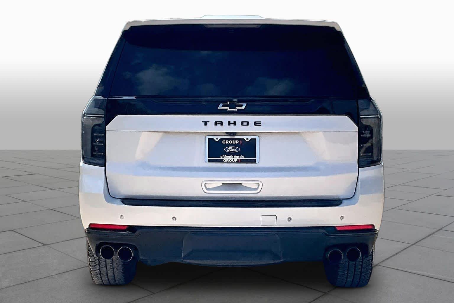 Used 2025 Iridescent Pearl Tricoat Chevrolet Z71 image 5