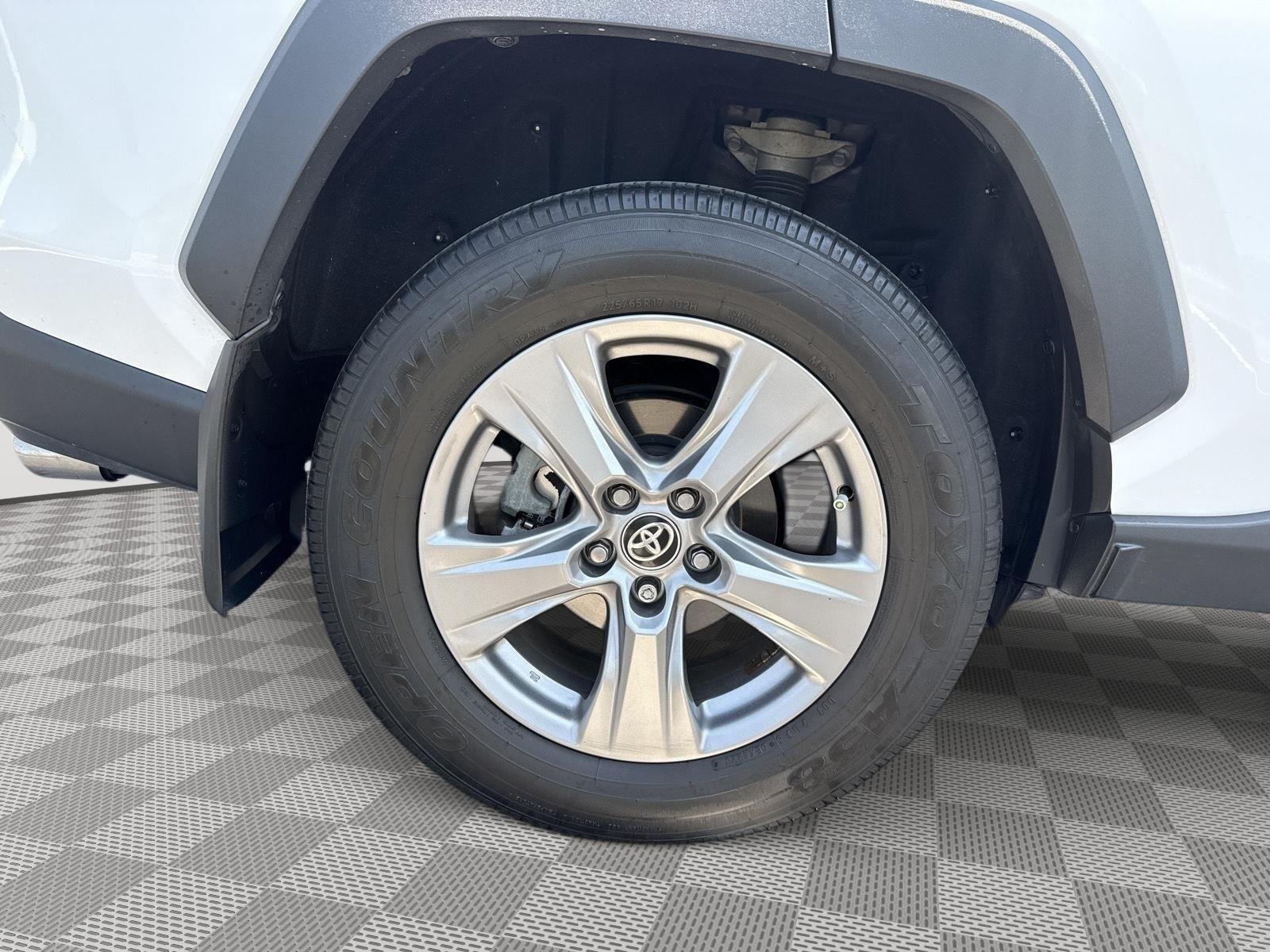 Used 2024 Ice Cap Toyota XLE image 14