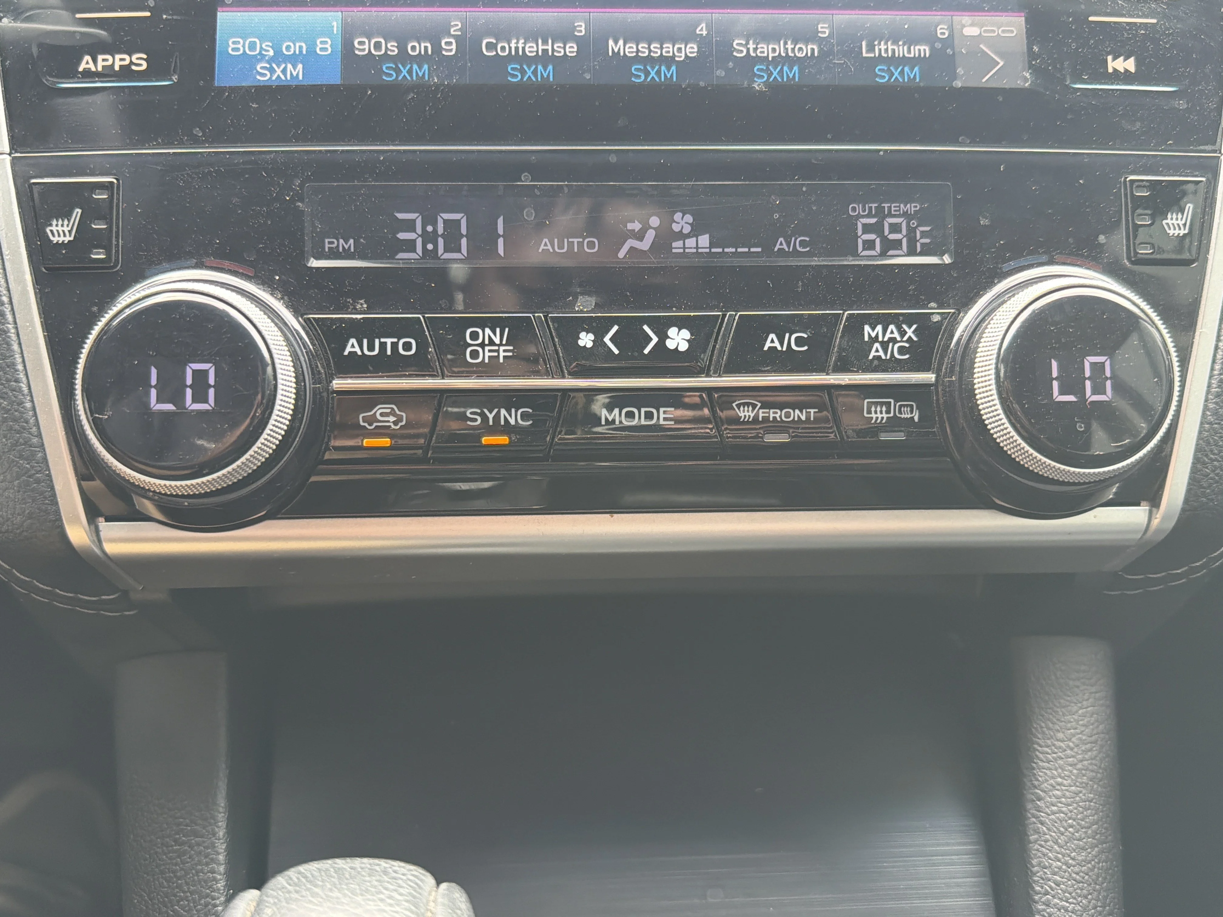 Used 2019 Crystal Black Silica Subaru Premium image 24