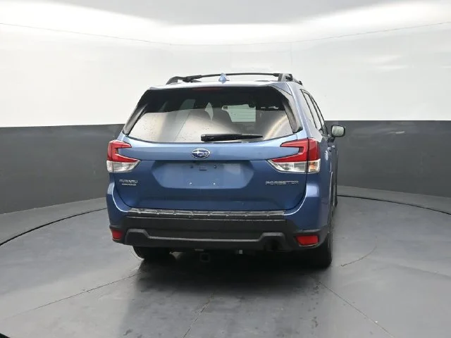 Used 2021 Blue Subaru Premium image 7
