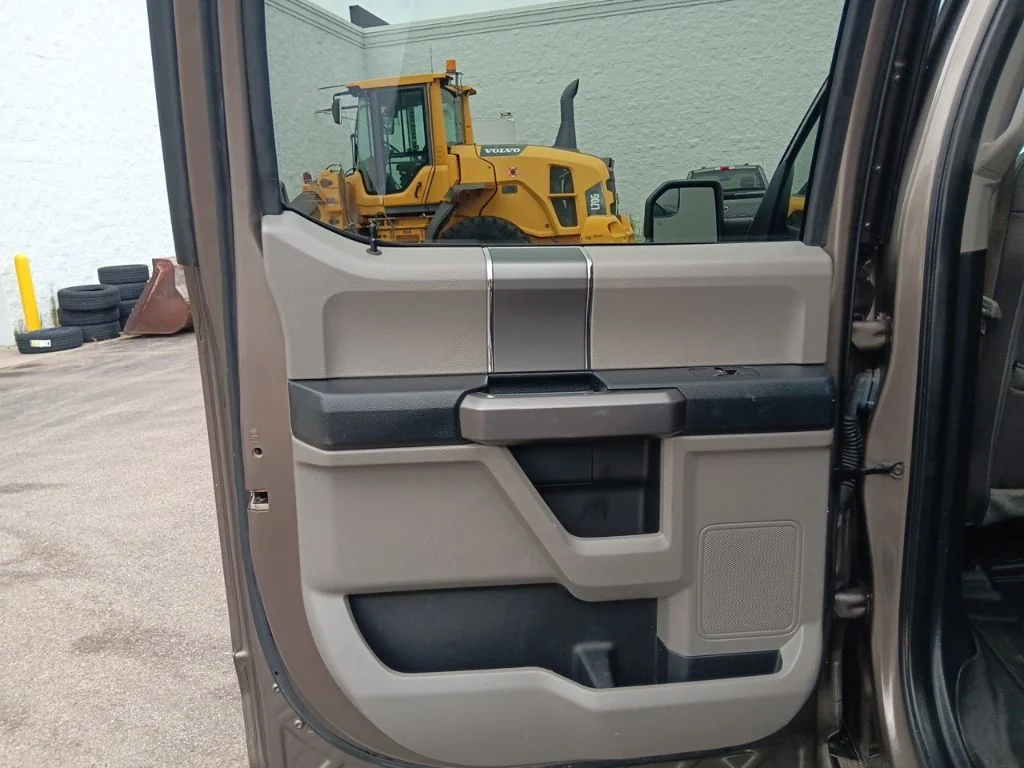 Used 2020 Stone Gray Metallic Ford XLT image 30