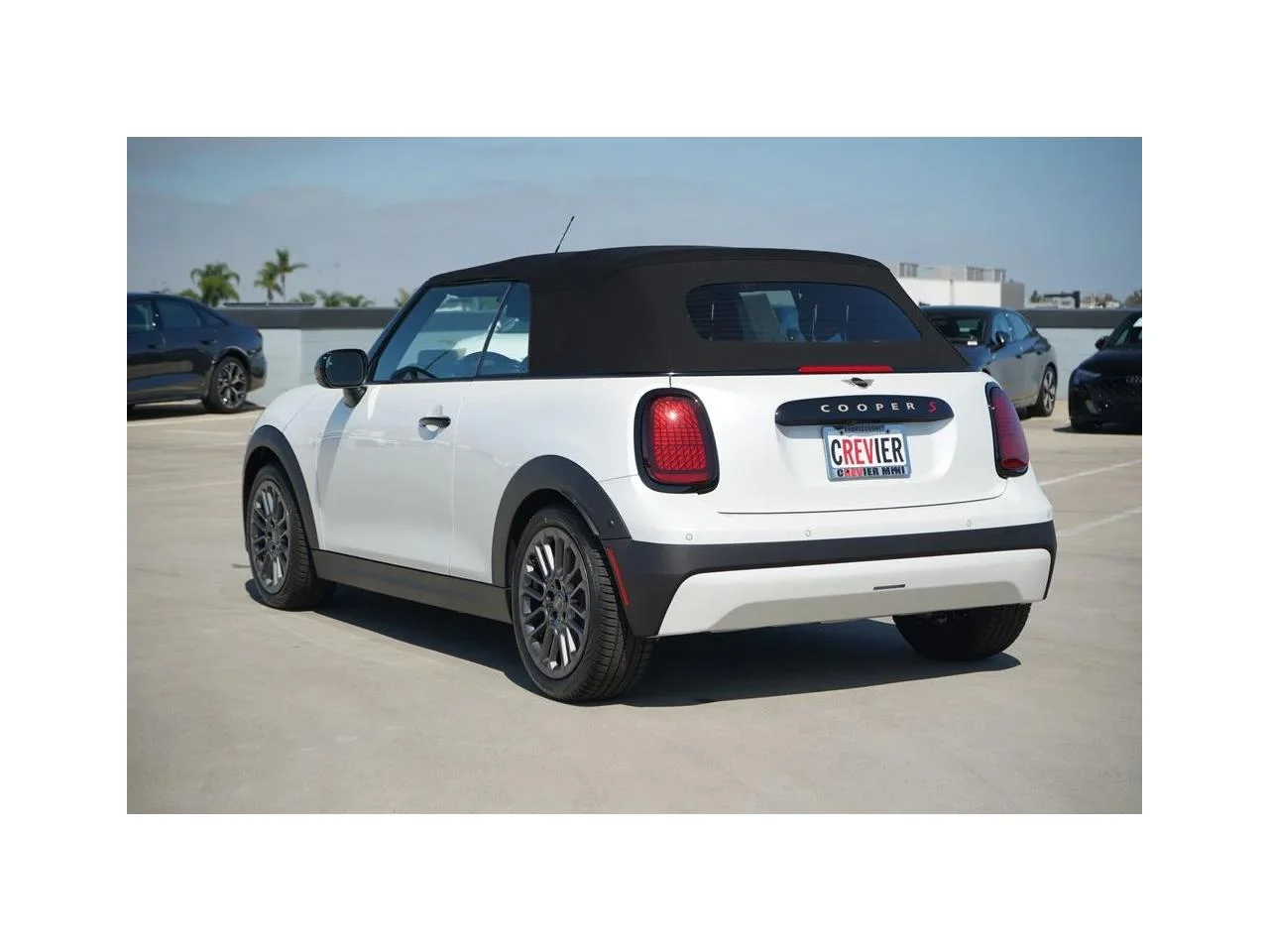 New 2026 Nanuq White Metallic MINI SIGNATURE PLUS image 4